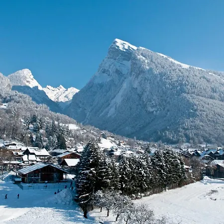 Du Grand Massif